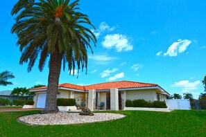 Exterior - NEWLY REMODELED!!! A Little Bit of Paradise in Cape Coral New Open Floor (Cape Coral)