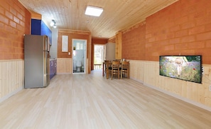 Habitación doble (Ootseum Room) | Escritorio, cortinas blackout, insonorización y wifi gratis 