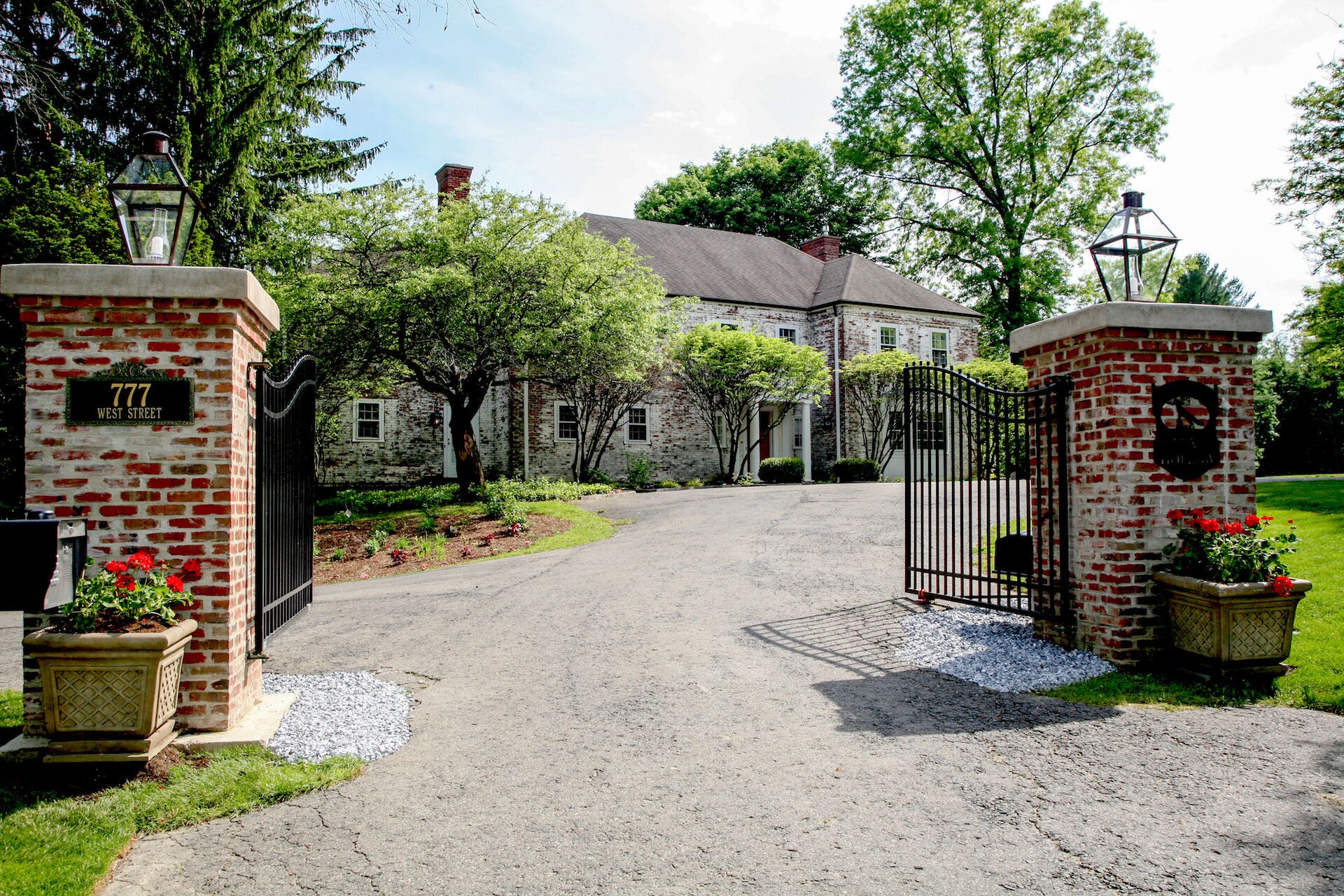 A Private 1940s Elegant Estate, renovated to Modern-Day Luxury - Tanglewood