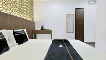 Desk, iron/ironing board, free WiFi, bed sheets