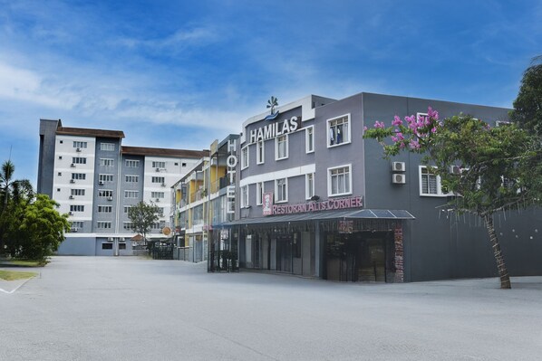Exterior - Hotel O Hotel Hamilas (Shah Alam)