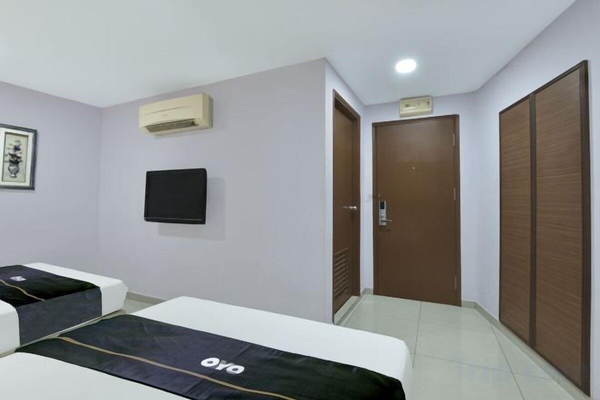 Desk, iron/ironing board (on request), WiFi (free), bed sheets