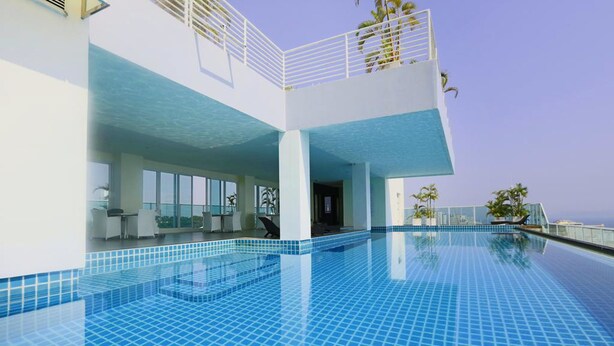 Outdoor pool - Cozy Apartment (Pattaya)