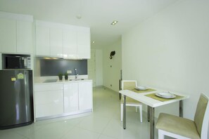 1 Bedroom Apartment | Private kitchenette