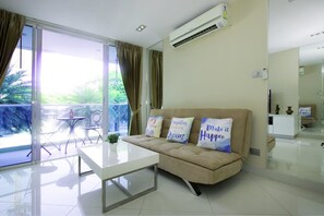 1 Bedroom Apartment | Living room