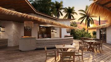 4 bars/lounges, tapas bar, cocktail bar