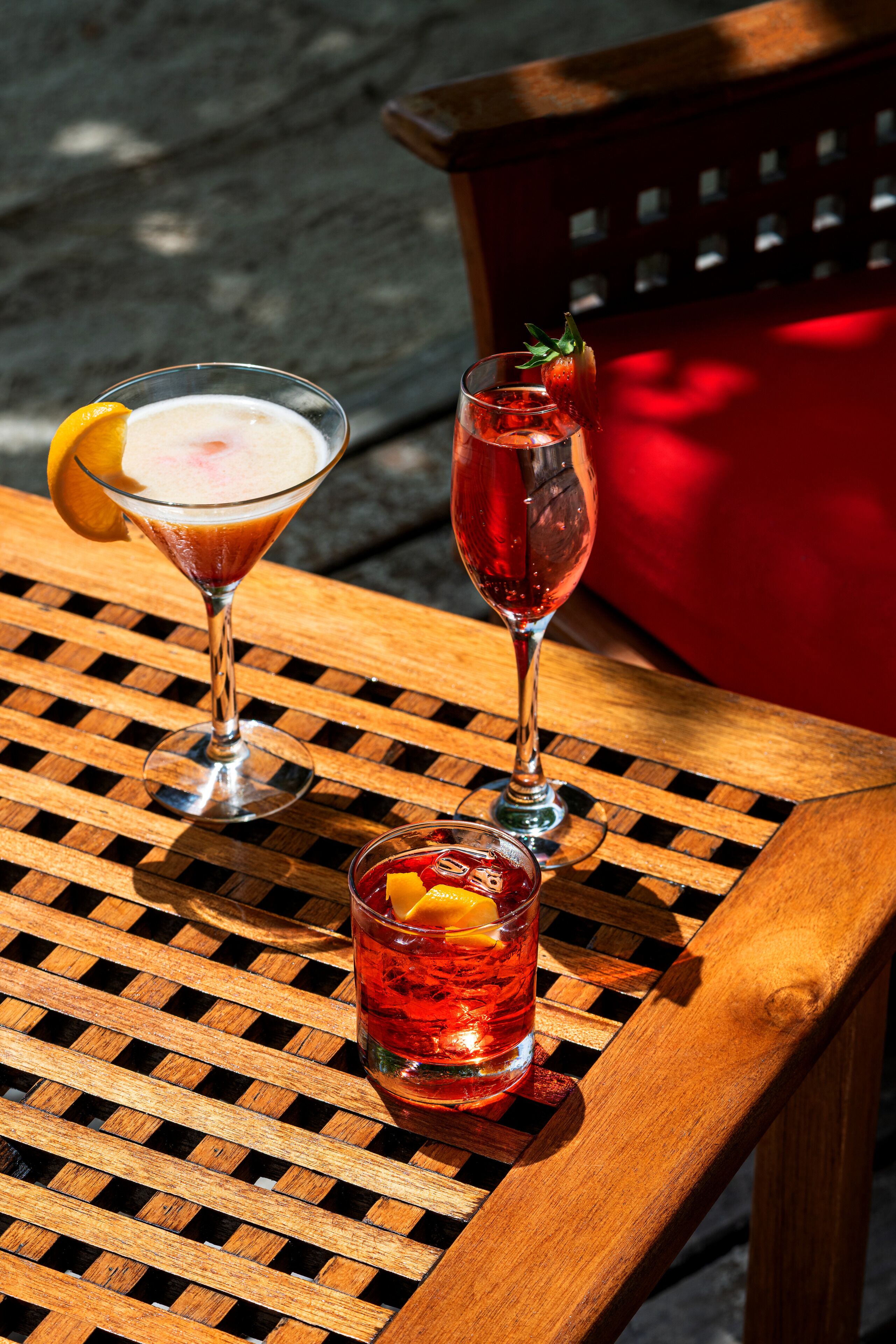 4 bars/lounges, tapas bar, cocktail bar