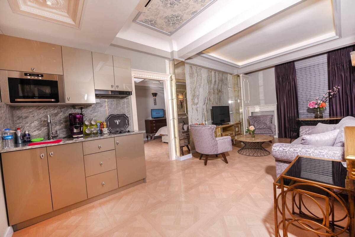 luxury condo, 1 bedroom, smoking, sea view | private kitchen | electric kettle, eco-friendly cleaning products