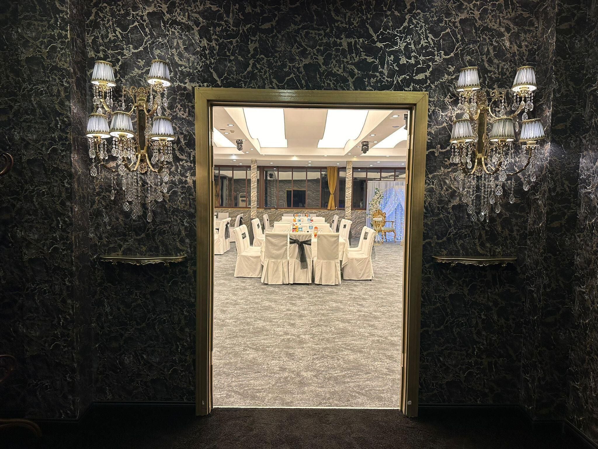 2 restaurants, breakfast, lunch, dinner served; turkish cuisine