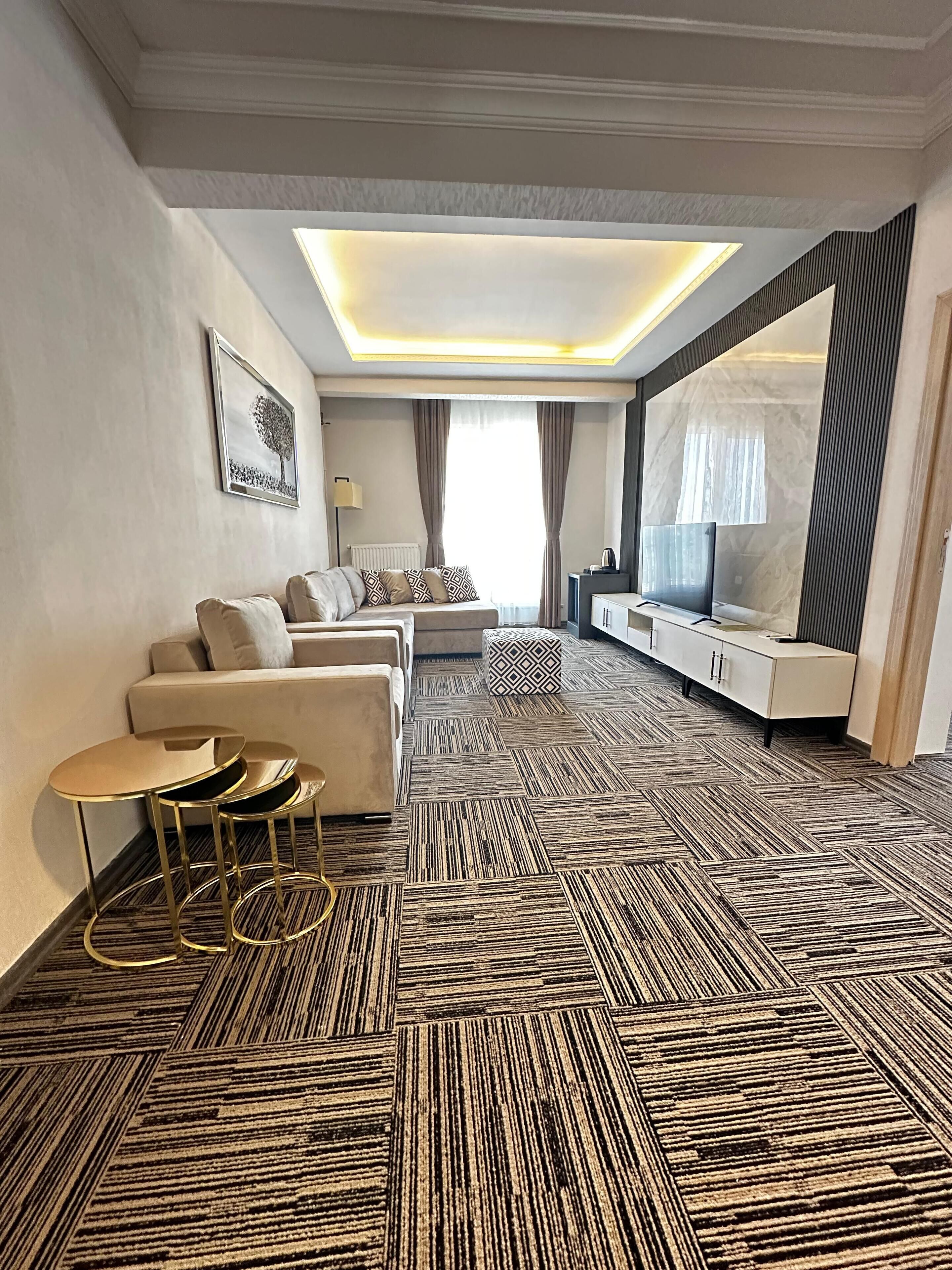 Suite júnior, 1 dormitori | Minibar, caixa forta a l'habitació i escriptori 