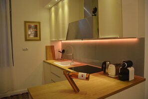 Mikrovågsugn, ugn, spishäll och diskmaskin