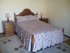 4 Schlafzimmer, Bügeleisen/Bügelbrett, Internetzugang, Bettwäsche