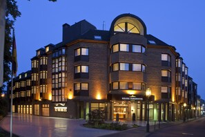 Front of property – evening/night