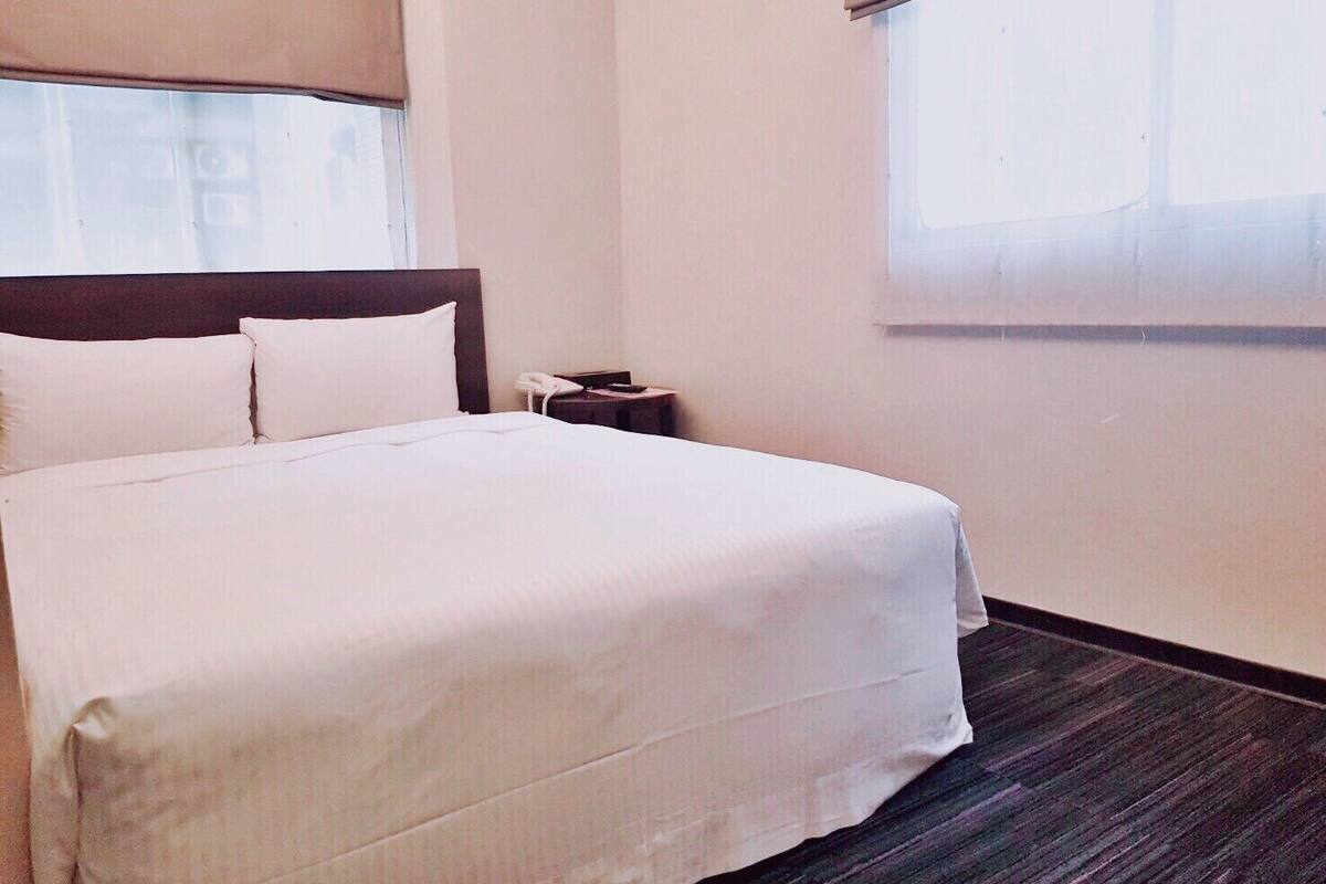 Standard Double Room | Blackout drapes, WiFi (free), bed sheets