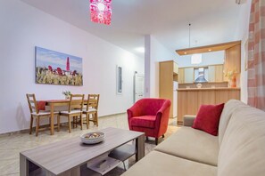 別墅, 2 間臥室 (Red) | 客廳 | 32-吋平面電視、有線頻道、電視