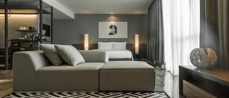 Z Suite | 1 habitación, minibar y caja de seguridad en la habitación