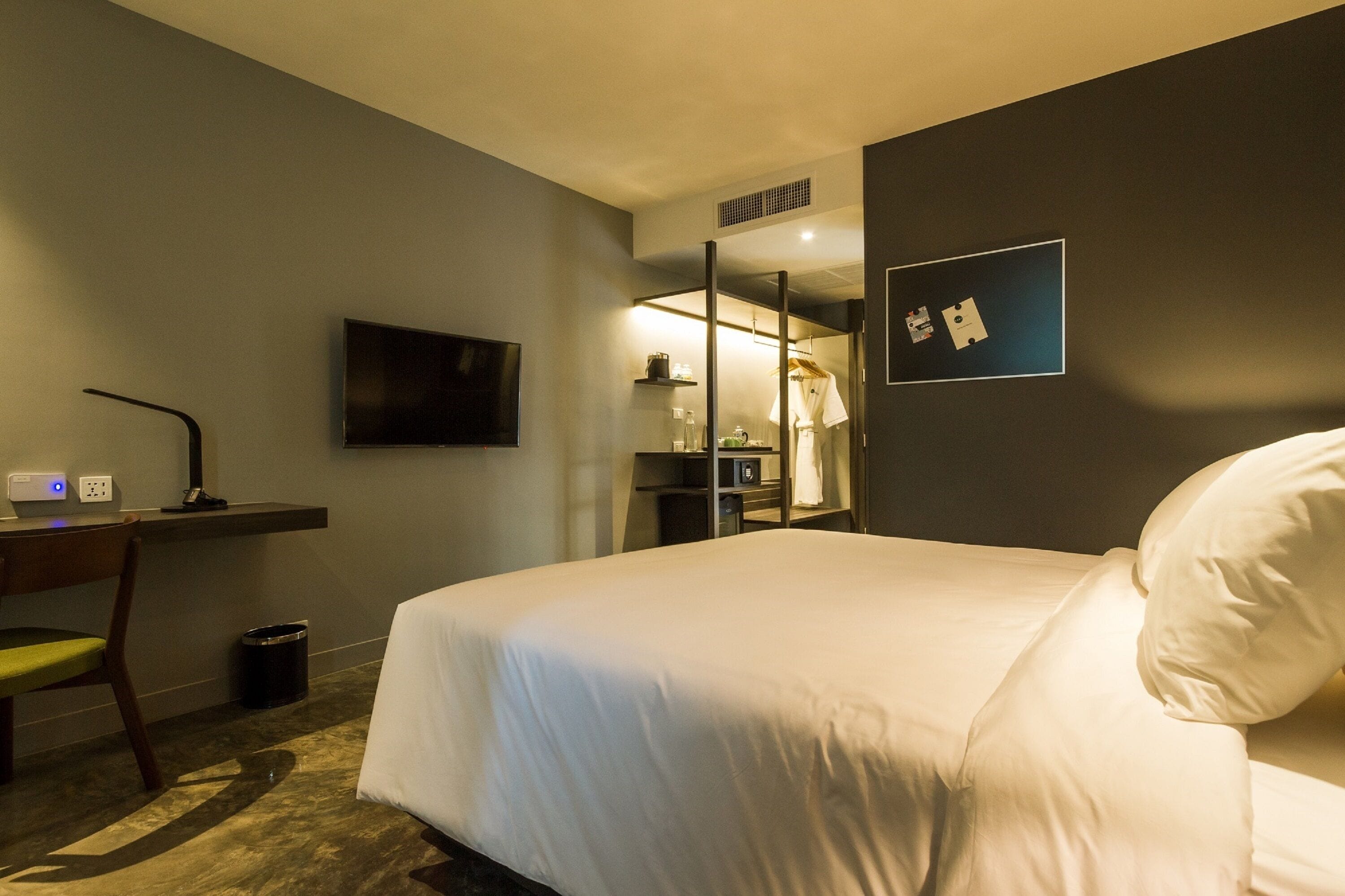 z-plus premier | minibar, in-room safe, blackout curtains, soundproofing