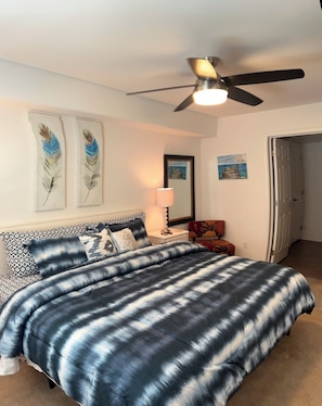 2 bedrooms, in-room safe, desk, iron/ironing board