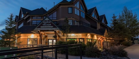 المنشأة من الخارج