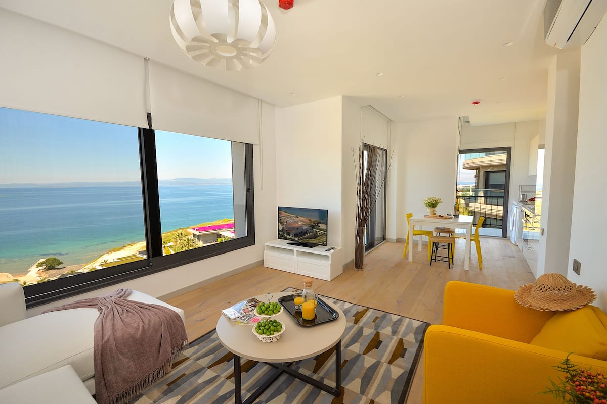 Comfort Suite | Living room | LCD TV