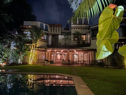 Gorgeous Spanish Colonial Style Villa w/ heatable pool & high speed internet.