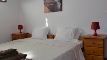 3 bedrooms, soundproofing, iron/ironing board, free WiFi