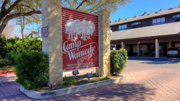 Condo, 2 Bedrooms | Property grounds