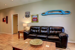 Huoneisto, 2 makuuhuonetta | Oleskelualue | Taulutelevisio