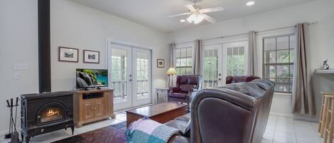 独立别墅, 3 间卧室 | 起居区 | 电视、DVD 播放器