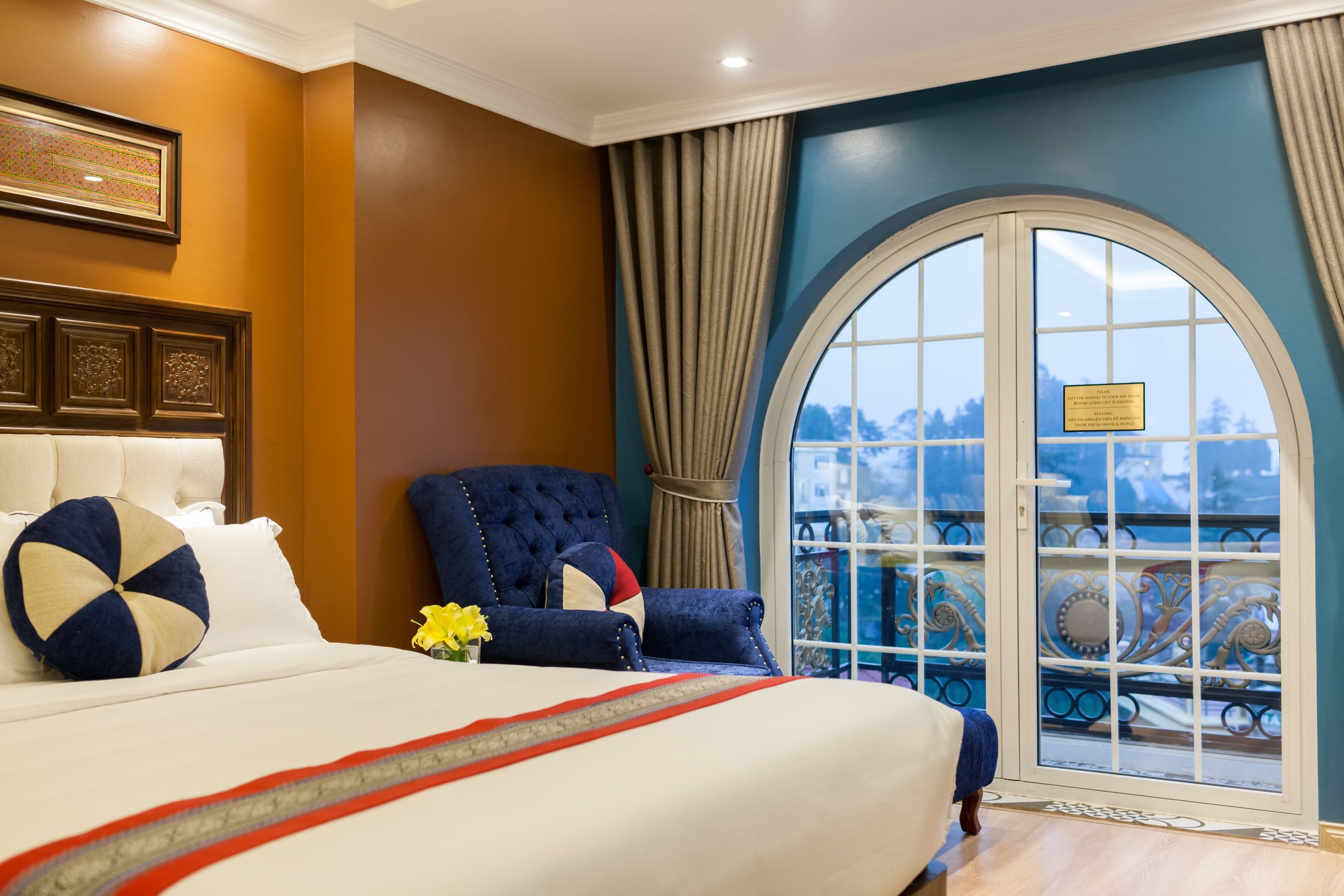 premier deluxe family room | minibar, in-room safe, individually decorated, individually furnished