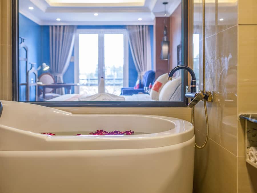 Junior Suite | Deep soaking bathtub
