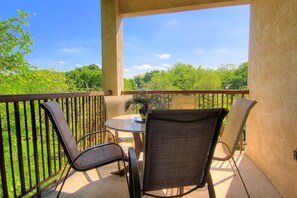 Condo, 2 Bedrooms | Property grounds
