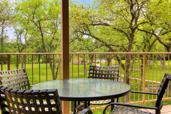 Condo, 2 habitaciones | Balcón