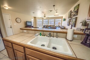 Condo, 2 Bedrooms | Private kitchen