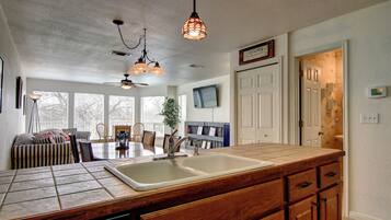 Condo, 1 Bedroom | Private kitchen | Fridge, microwave, oven, stovetop