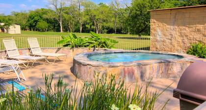 Gracelanda Ww C302 1 Bedroom Condo by RedAwning