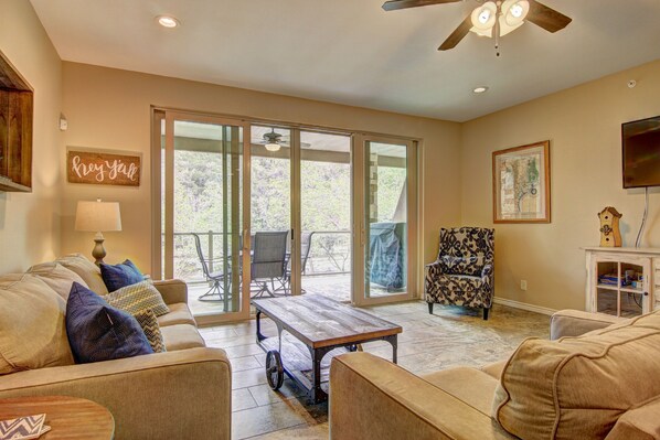 Condo, 2 Bedrooms | Living room