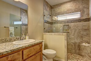 Condo, 2 Bedrooms | Bathroom | Towels
