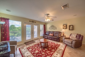 Condo, 2 Bedrooms | Interior