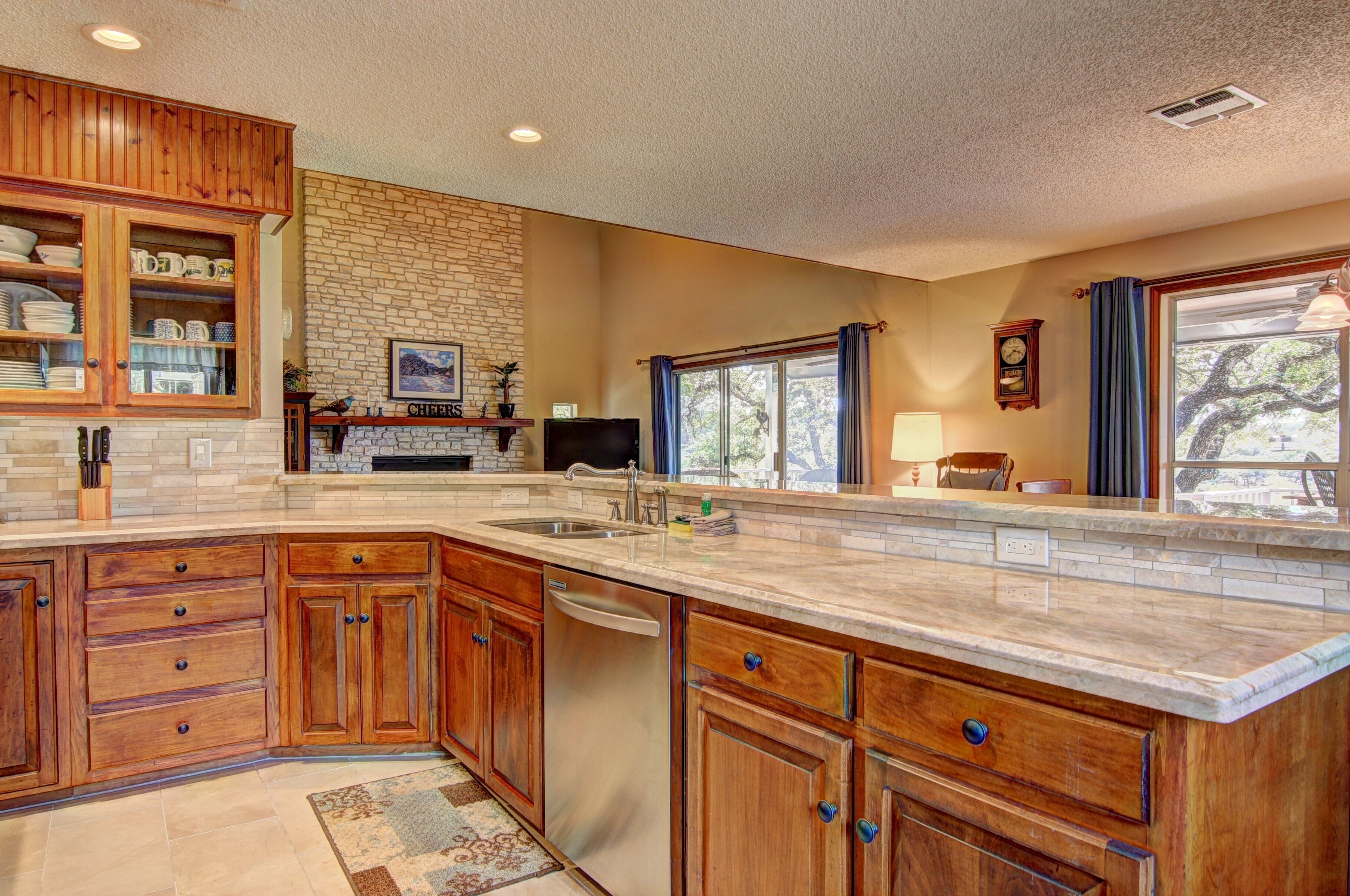 House, 4 Bedrooms | Private kitchen | Full-sized fridge, microwave, oven, stovetop