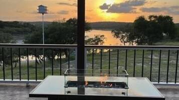 House, 4 Bedrooms | Property grounds