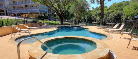 コンドミニアム 1 ベッドルーム | プール | 屋外プール