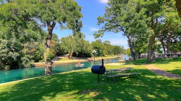 Condo, 2 Bedrooms | BBQ/picnic Area