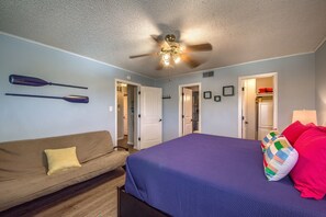 Condo, 2 Bedrooms