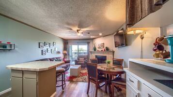 Condo, 2 Bedrooms | Private kitchen | Fridge, microwave, oven, stovetop