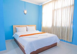 Minibar, meja kerja, dan Wi-Fi gratis