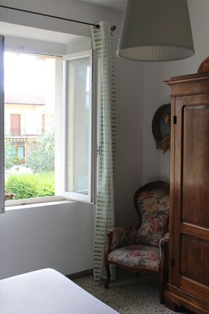 Chambre Double (Siepi) | Ameublement personnalisé, rideaux occultants, Wi-Fi gratuit