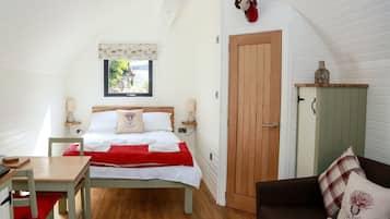 Apartment, Private Bathroom, Garden View (POD-(Sleeps up to 4)) | 1 bedroom