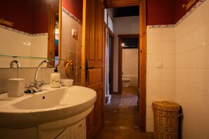 Appartement, en-suite badkamer | Badkamer