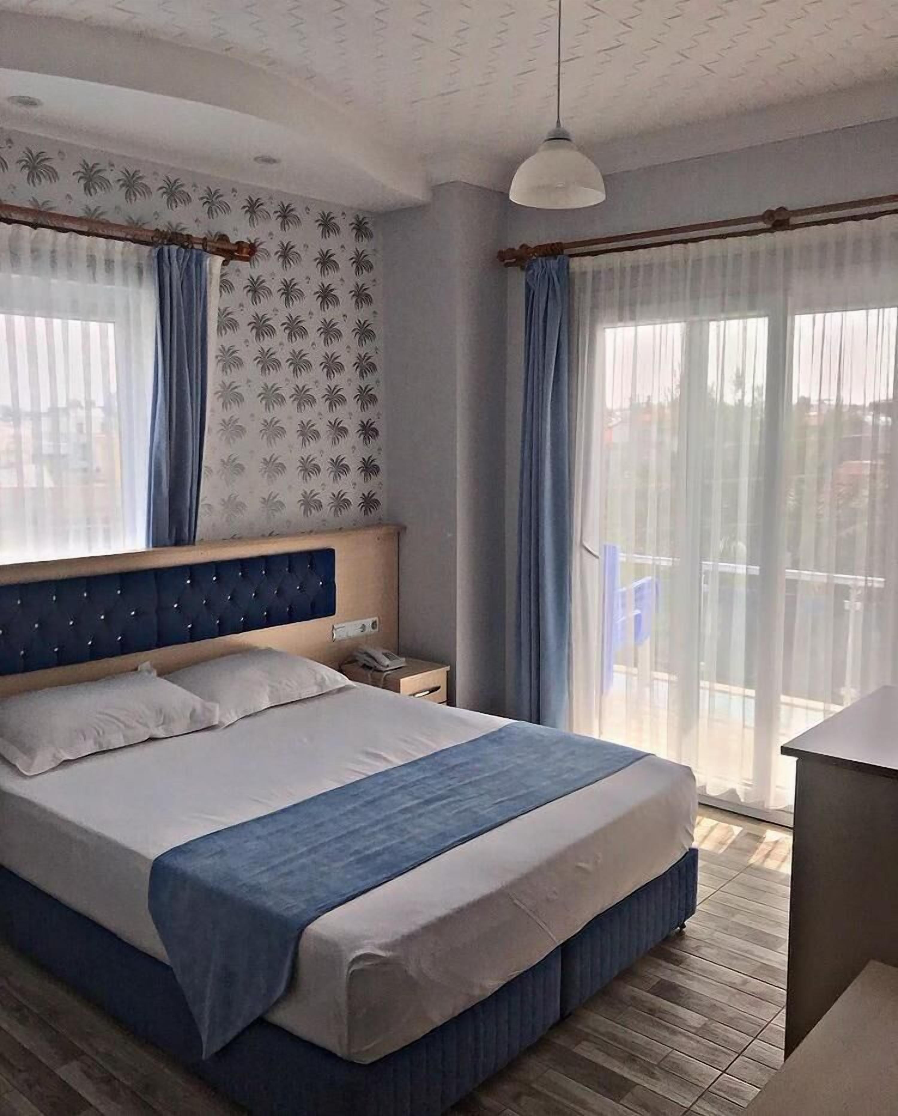 standard double room | 1 bedroom, desk, soundproofing, iron/ironing board